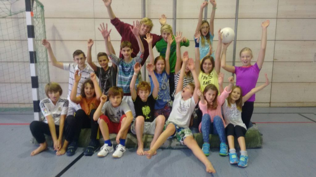 Die SAG Kids der Montessorischule Hohenbrunn mit FSJ´ler Marvin